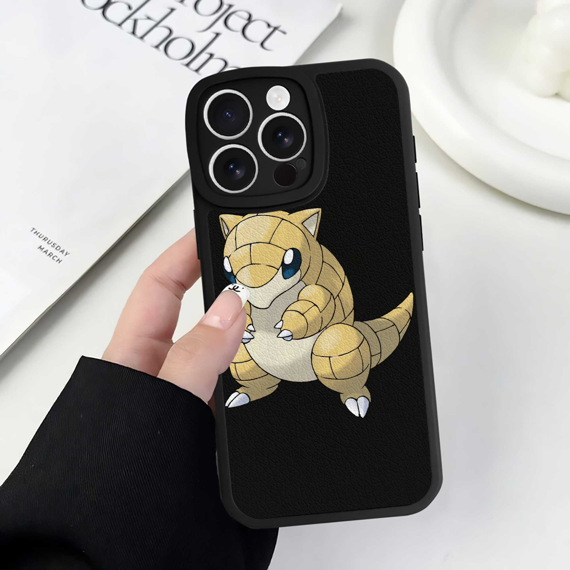 （画像用） ポケットモンスター Pokémon 【iPhone 16シリーズ対応】シリコンスマホケース（レザー調） 材質：シリコン
